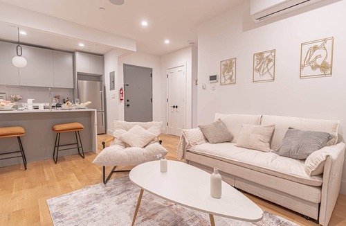 Bushwick Apartment | Boho 1bd w/Balcony Bushwick Hideaway