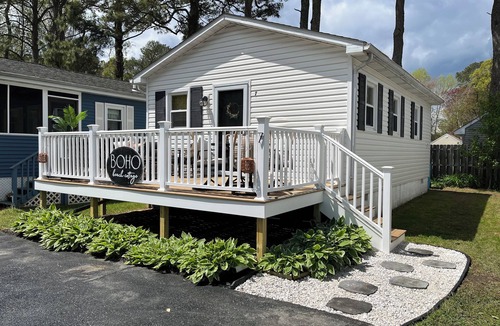 West Ocean City Cottage | Boho Beach Cottage- Quiet, Deck, Private parking, Bikes- 1 mi to Beach & Boards!