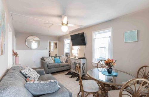 Goshen House | Boho Beachfront Bungalow waterfront on the beach