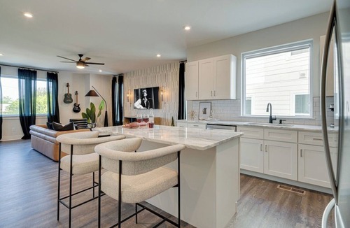 Whitebridge House | Boho Blues 5627-Near Broadway–Sleeps 6
