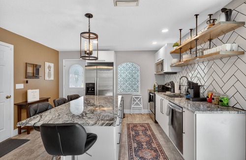 Alta Vista House | Boho Bungalow · 10 Minutes to Siesta Key Beach and 5 Minutes to Downtown.