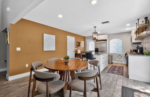 Alta Vista House | Boho Bungalow · 10 Minutes to Siesta Key Beach and 5 Minutes to Downtown.