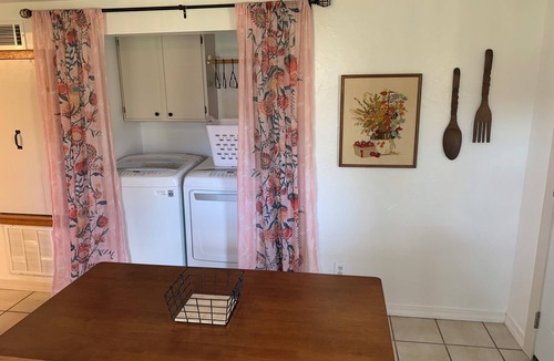 Fort Smith House | Boho Bungalow 2-bedroom house Professionally Cleaned in delightful Fort Smith