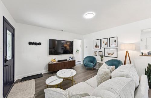 Farmers Branch House | Boho Bungalow near DFW Airport