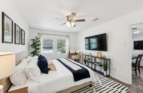 Farmers Branch House | Boho Bungalow near DFW Airport