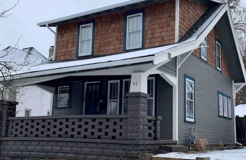 Richmond House | Boho Bungalow off Main-one block from Lovely Park