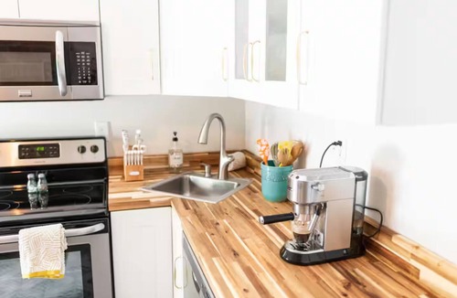Metropolitan House | Boho Bungalow - South Historic District