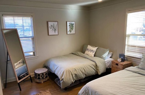 West Plaza Apartment | Boho Chic 2 Bedroom West Plaza