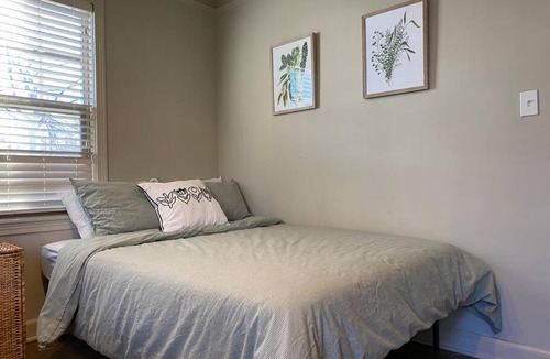 West Plaza Apartment | Boho Chic 2 Bedroom West Plaza