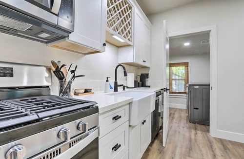 Folsom House | Boho-Chic Folsom Retreat: Walkable Location!