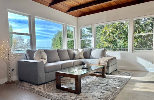 Merriewood House | Boho Chic home in Oakland Hills with a courtyard