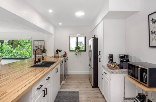 El Portal House | Boho Chic House-POOL & FIREPIT - 15 mins to South Beach