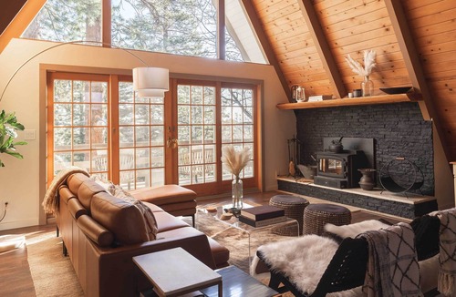 Twin Peaks Cabin | Boho-Chic Lake Arrowhead Hideaway w/ 2 Decks!