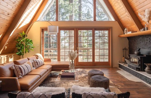 Twin Peaks Cabin | Boho-Chic Lake Arrowhead Hideaway w/ 2 Decks!