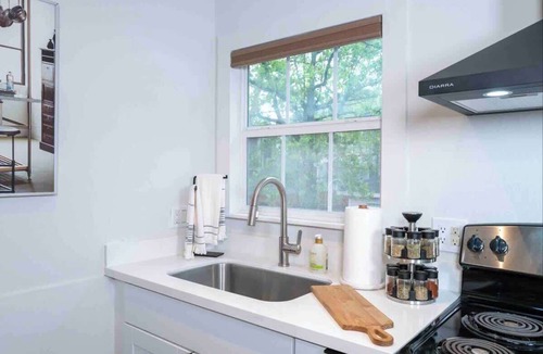 Greater Heights Apartment | boho chic: pool+hot tub, Easy World Cup Access