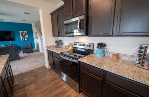 Converse House | Boho Chic Single family home. Mins away from Randolph airbase, pets are welcome.