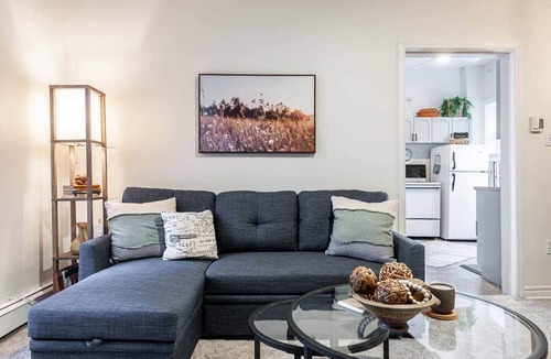 Stratford Apartment | Boho Chic Suite - walk to dwntwn/free prkg/Netflix