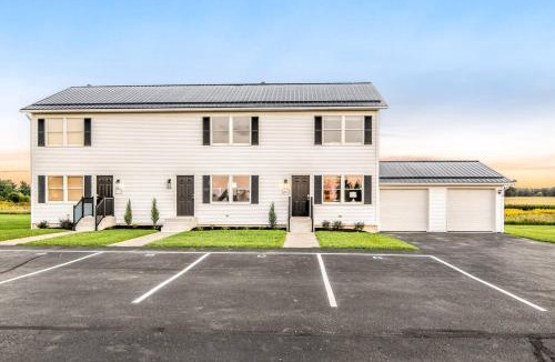 Homerville House | Boho Cleveland Bungalow - Sun-Drenched 2BR with Deck