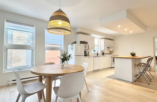 Maizerets Apartment | Boho Comfort Near It All | 6 people | EV Charger