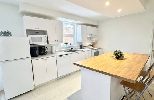 Maizerets Apartment | Boho Comfort Near It All | 6 people | EV Charger