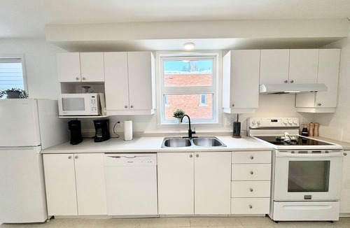 Maizerets Apartment | Boho Comfort Near It All | 6 people | EV Charger