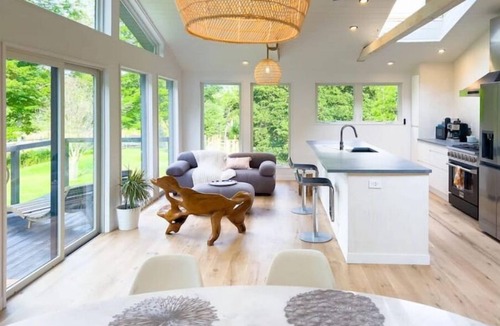 Accord House | BoHo Farm House with heated pool