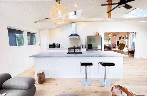 Accord House | BoHo Farm House with heated pool