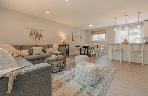 Midland House | Boho Hideaway w/Hot Tub, Sauna & Games