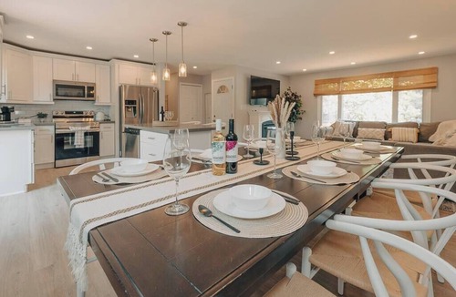 Midland House | Boho Hideaway w/Hot Tub, Sauna & Games