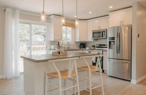 Midland House | Boho Hideaway w/Hot Tub, Sauna & Games