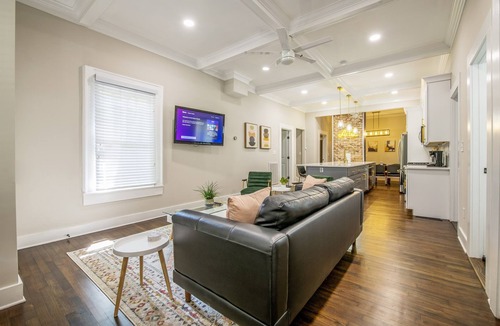 Church Street House | Boho Home with driveway and lots of onsuite baths!