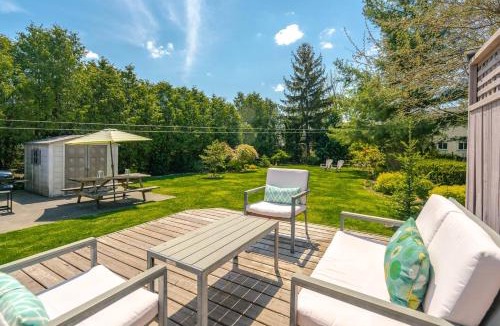 Virgil House | Boho Inspired NOTL Wine Country Private Home for 2