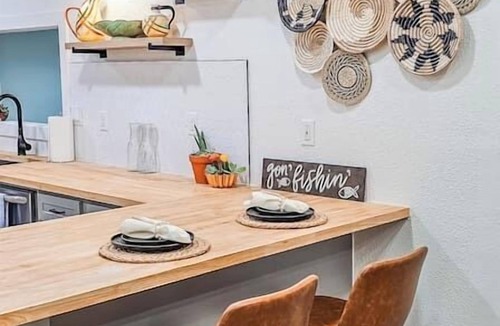 Porum House | Boho Lakefront Den in Porum Landing