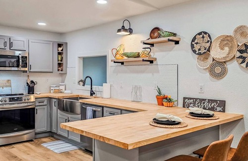Porum House | Boho Lakefront Den in Porum Landing
