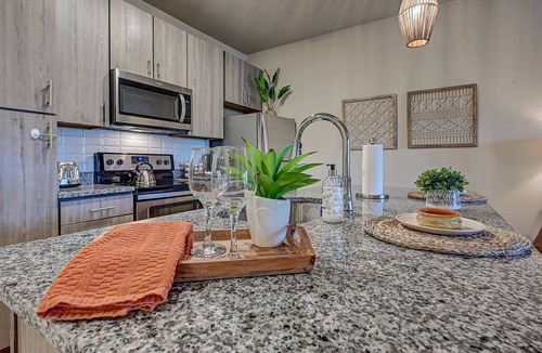 Northside Apartment | Boho Luxe Nr JAX INT. Airport & Shopping