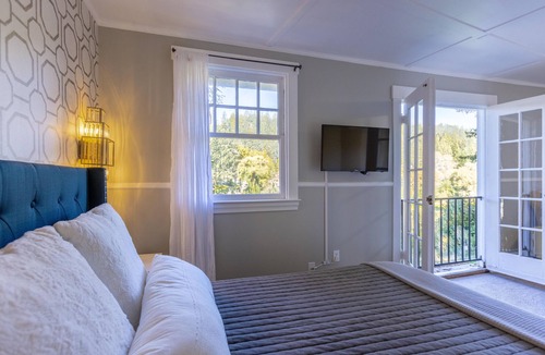 Northwood Hotel | Boho Manor Resort - Room 26