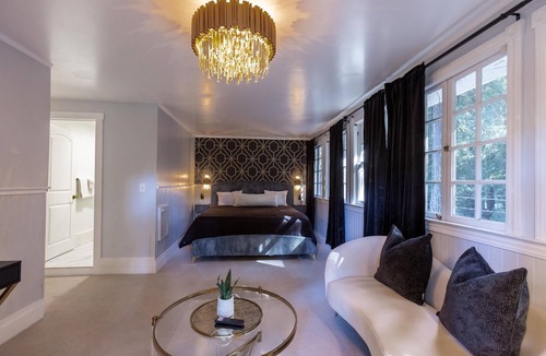 Northwood Hotel | Boho Manor Resort - Studio 30