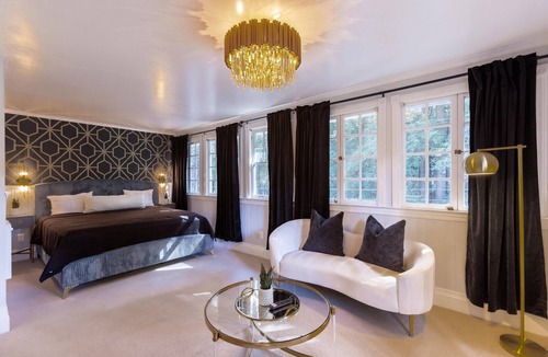 Northwood Hotel | Boho Manor Resort - Studio 30