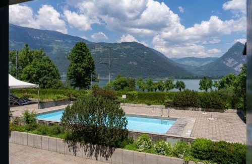Darligen Apartment | "Boho Oase" with lake view and pool