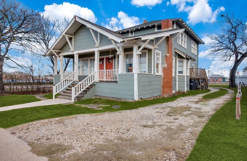 Fort Worth Apartment | BoHo Paradise in Fort Worth's Historic Fairmount-Southside District