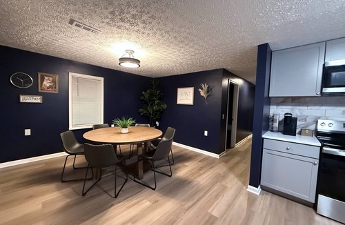 Hebron House | Boho Retreat 35 min to Intel Quiet + Comfy