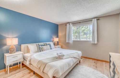 Northwest Calgary House | Boho Retreat w/King Bed on Bow River Pathway