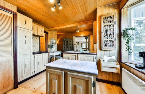 Rawdon Ski Chalet | 🌿 Boho-rustic retreat in nature with panoramic lake access & mountain views