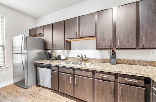 Greater South River City Apartment | Boho SoCo 1BR Queen Suite w/GymPickleballLaundry