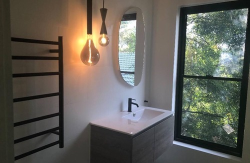 North Turramurra Apartment | Boho Studio close to village