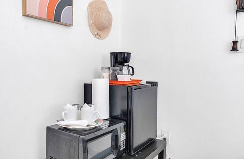 Coral Way Cottage | Boho Studio in Little Havana