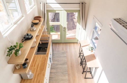 Holly House | BoHo Tiny Home - Walkable to East Austin’s Best!
