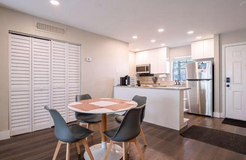 University House | Boho Townhouse near USF
