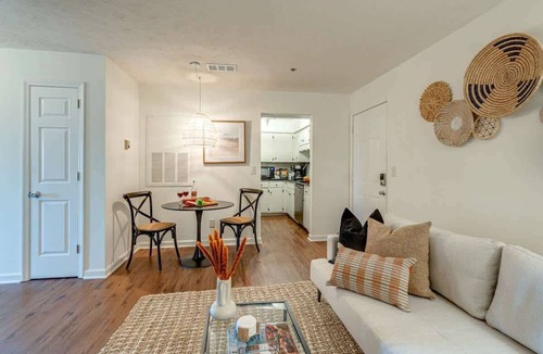 West End House | Boho West - 3 Mins to Broadway - 31+ Day Stays