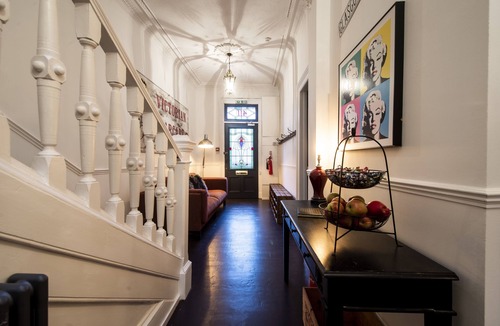 Kelvinbridge House | Boho West End Townhouse 6 Bed 6 Bath Sleeps 10